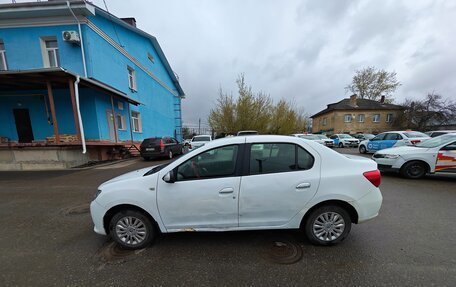 Renault Logan II, 2017 год, 385 000 рублей, 4 фотография