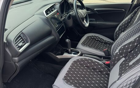 Honda Fit III, 2016 год, 1 050 000 рублей, 9 фотография