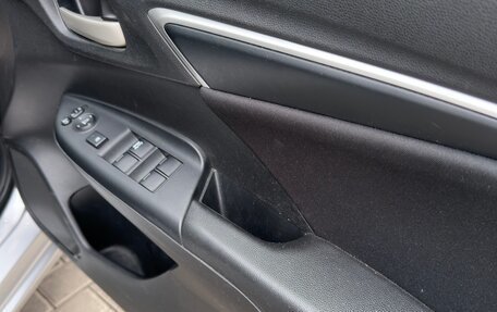 Honda Fit III, 2016 год, 1 050 000 рублей, 16 фотография