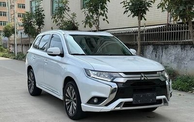 Mitsubishi Outlander III рестайлинг 3, 2022 год, 2 130 000 рублей, 1 фотография