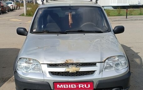 Chevrolet Niva I рестайлинг, 2010 год, 300 000 рублей, 1 фотография