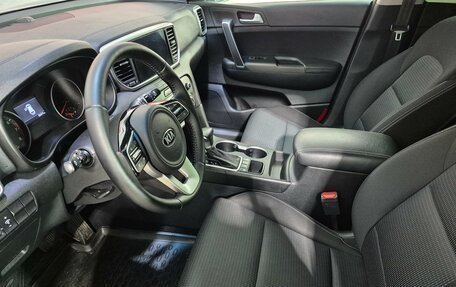 KIA Sportage IV рестайлинг, 2020 год, 2 200 000 рублей, 14 фотография