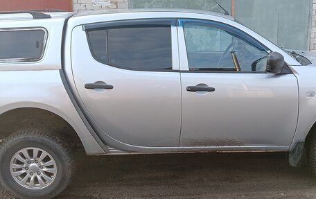Mitsubishi L200 IV рестайлинг, 2011 год, 1 300 000 рублей, 4 фотография