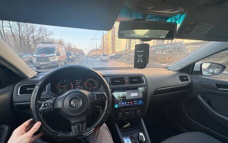 Volkswagen Jetta VI, 2012 год, 950 000 рублей, 3 фотография
