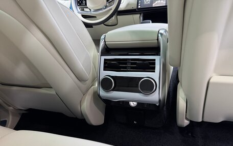 Land Rover Range Rover IV рестайлинг, 2026 год, 22 490 000 рублей, 16 фотография