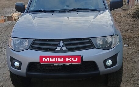 Mitsubishi L200 IV рестайлинг, 2011 год, 1 300 000 рублей, 3 фотография