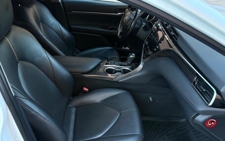 Toyota Camry, 2018 год, 2 899 000 рублей, 15 фотография