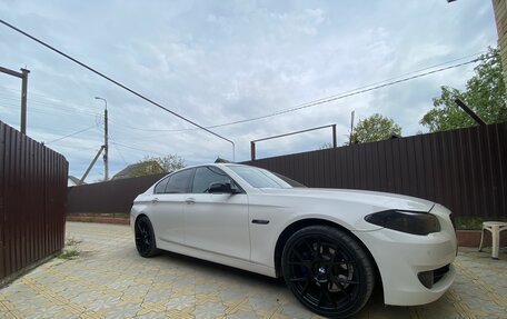 BMW 5 серия, 2011 год, 1 550 000 рублей, 2 фотография