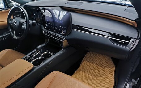 Lexus RX IV рестайлинг, 2023 год, 7 830 000 рублей, 28 фотография