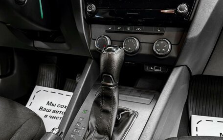 Skoda Octavia, 2018 год, 1 640 000 рублей, 10 фотография