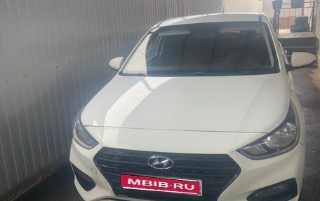 Hyundai Solaris II рестайлинг, 2017 год, 780 000 рублей, 1 фотография