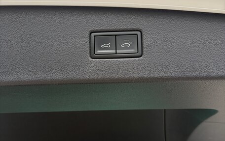 Volkswagen Tiguan II, 2019 год, 2 500 000 рублей, 11 фотография