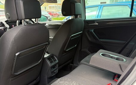 Volkswagen Tiguan II, 2019 год, 2 500 000 рублей, 16 фотография