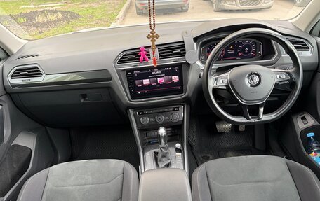 Volkswagen Tiguan II, 2019 год, 2 500 000 рублей, 24 фотография