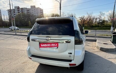 Toyota Land Cruiser Prado 150 рестайлинг 2, 2017 год, 4 500 000 рублей, 2 фотография