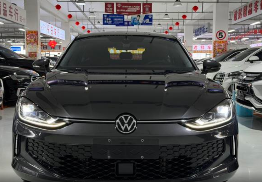 Volkswagen Lavida, 2023 год, 2 090 000 рублей, 2 фотография