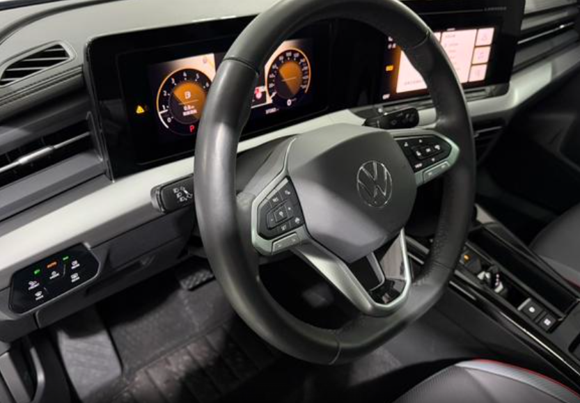 Volkswagen Lavida, 2023 год, 2 090 000 рублей, 11 фотография