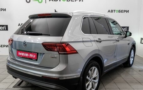 Volkswagen Tiguan II, 2017 год, 2 418 200 рублей, 5 фотография