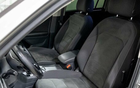 Volkswagen Tiguan II, 2017 год, 2 418 200 рублей, 12 фотография