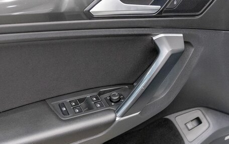 Volkswagen Tiguan II, 2017 год, 2 418 200 рублей, 10 фотография