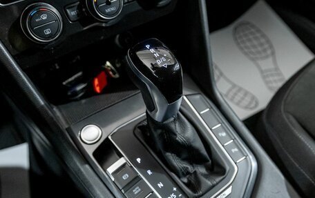 Volkswagen Tiguan II, 2017 год, 2 418 200 рублей, 15 фотография