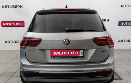 Volkswagen Tiguan II, 2017 год, 2 418 200 рублей, 4 фотография