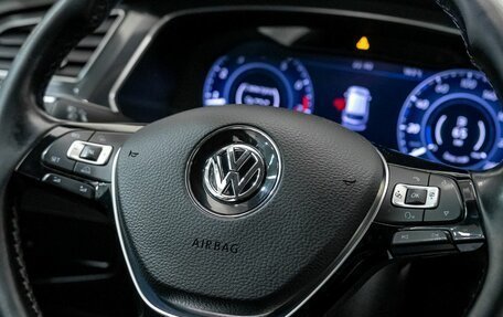 Volkswagen Tiguan II, 2017 год, 2 418 200 рублей, 19 фотография