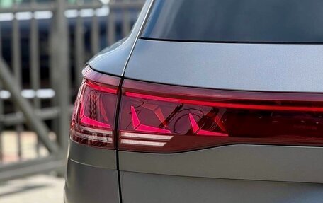 Volkswagen Touareg III, 2023 год, 10 990 000 рублей, 7 фотография