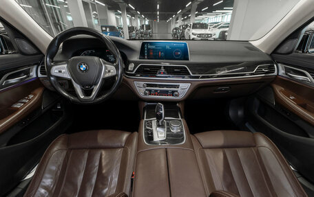 BMW 7 серия, 2020 год, 4 900 000 рублей, 8 фотография