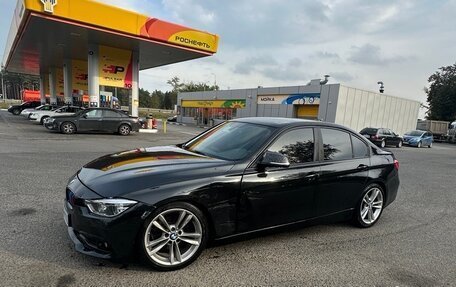 BMW 3 серия, 2017 год, 1 900 000 рублей, 10 фотография