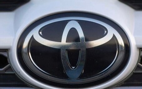 Toyota RAV4, 2021 год, 3 800 000 рублей, 6 фотография