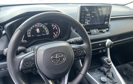 Toyota RAV4, 2021 год, 3 800 000 рублей, 24 фотография