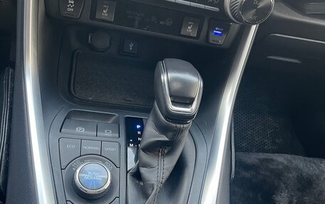 Toyota RAV4, 2021 год, 3 800 000 рублей, 23 фотография