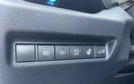 Toyota RAV4, 2021 год, 3 800 000 рублей, 28 фотография