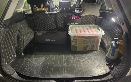 Toyota RAV4, 2021 год, 3 800 000 рублей, 30 фотография