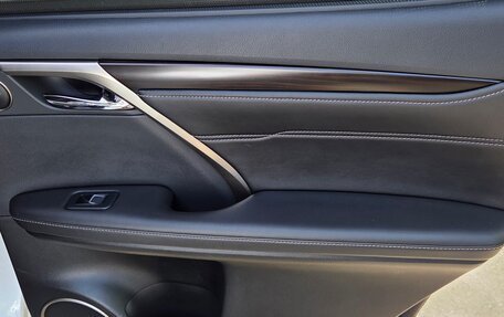 Lexus RX IV рестайлинг, 2017 год, 4 450 000 рублей, 13 фотография