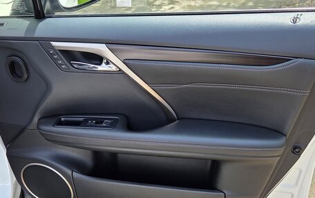 Lexus RX IV рестайлинг, 2017 год, 4 450 000 рублей, 14 фотография