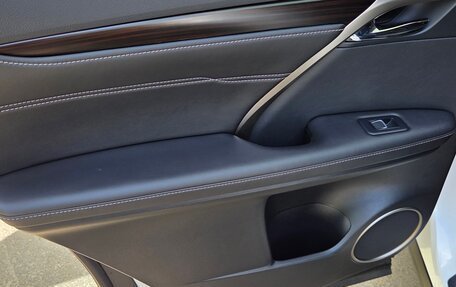Lexus RX IV рестайлинг, 2017 год, 4 450 000 рублей, 12 фотография