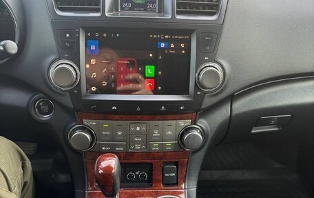 Toyota Highlander III, 2011 год, 1 790 000 рублей, 9 фотография