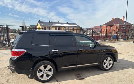 Toyota Highlander III, 2011 год, 1 790 000 рублей, 15 фотография