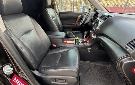 Toyota Highlander III, 2011 год, 1 790 000 рублей, 7 фотография