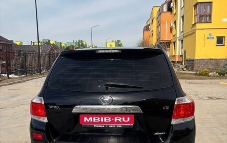 Toyota Highlander III, 2011 год, 1 790 000 рублей, 17 фотография