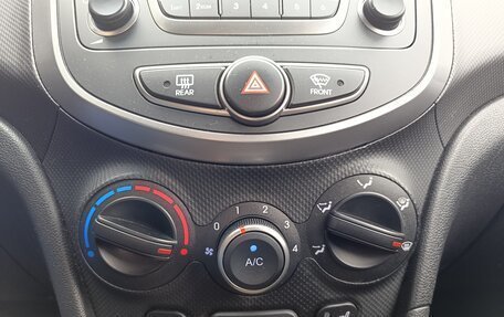 Hyundai Solaris II рестайлинг, 2015 год, 1 213 000 рублей, 8 фотография