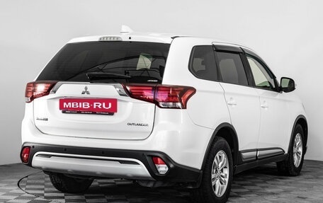 Mitsubishi Outlander III рестайлинг 3, 2019 год, 2 099 000 рублей, 5 фотография