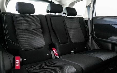 Mitsubishi Outlander III рестайлинг 3, 2019 год, 2 099 000 рублей, 20 фотография