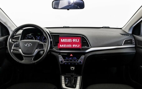 Hyundai Elantra VI рестайлинг, 2016 год, 1 249 000 рублей, 10 фотография