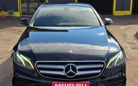 Mercedes-Benz E-Класс, 2019 год, 3 750 000 рублей, 1 фотография