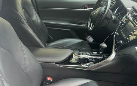 Toyota Camry, 2020 год, 1 950 000 рублей, 2 фотография