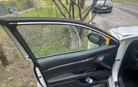 Toyota Camry, 2020 год, 1 950 000 рублей, 9 фотография