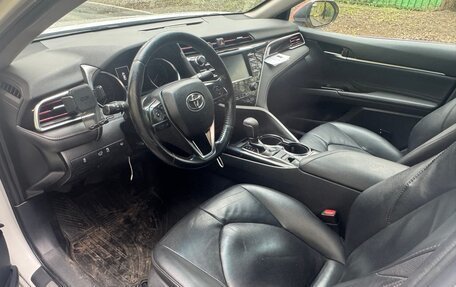 Toyota Camry, 2020 год, 1 950 000 рублей, 8 фотография